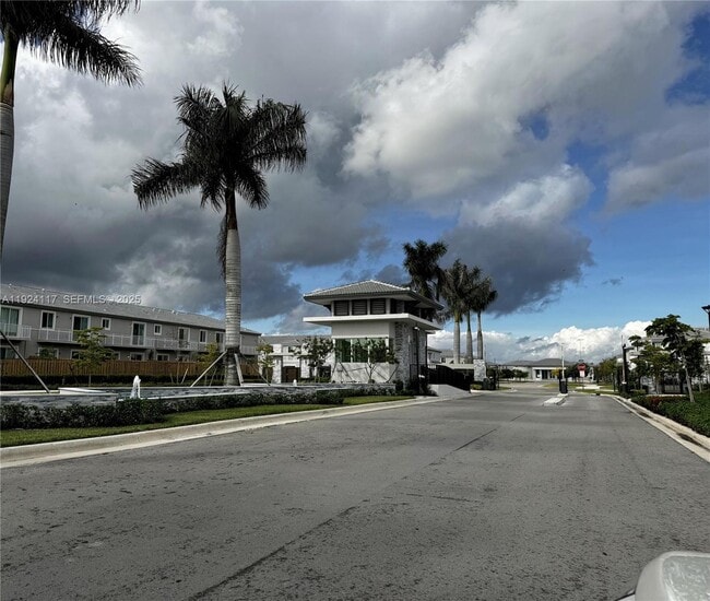 Building Photo - 632 SE 14th Ct