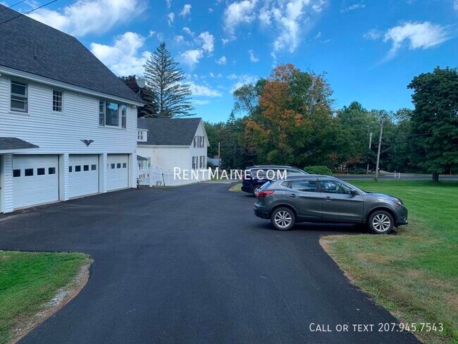 Building Photo - 198 Main Rd N