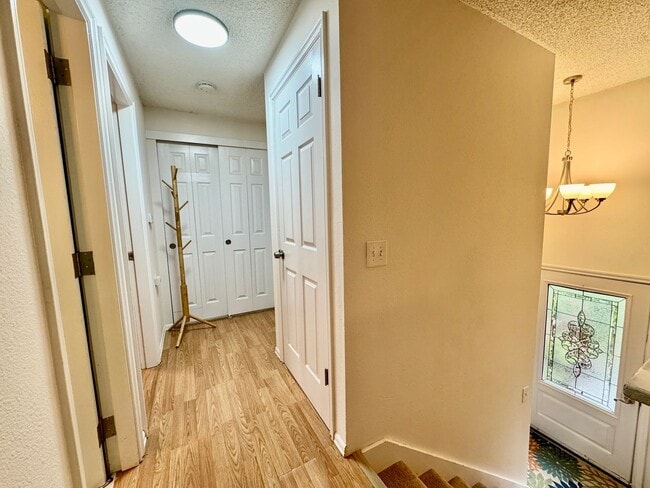 Building Photo - ***MOVE IN SPECIAL!!!*** Fully Furnished 4-bedroom, 2-bath home with Beautiful Backyard in Renton