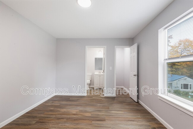Building Photo - 6900 Seaver Dr NW