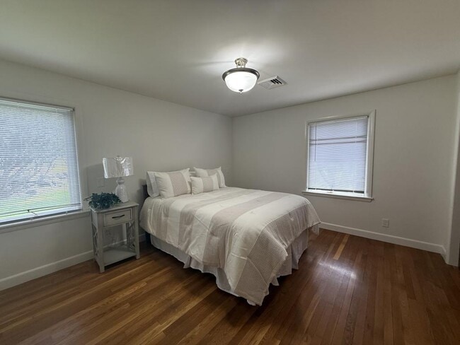 Building Photo - 76 Borden Rd