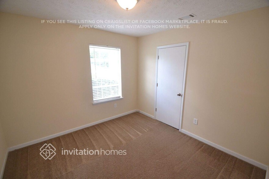 Building Photo - 2805 Wildflower Ln SW