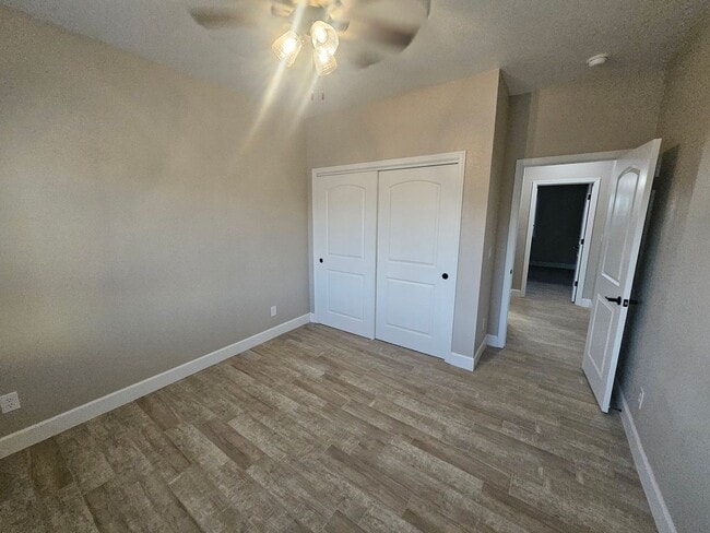Building Photo - 3 Bedroom Home in Desert Lakes on the Golf Course