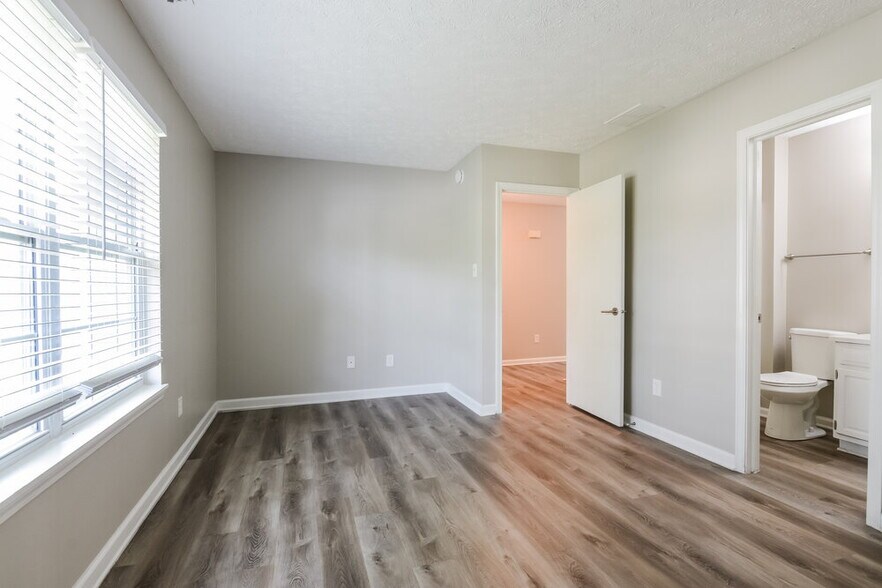 Building Photo - 817 Washington Cove Way