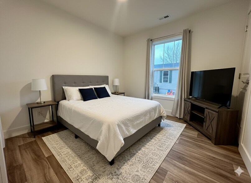 Building Photo - 19 Cavalier St N