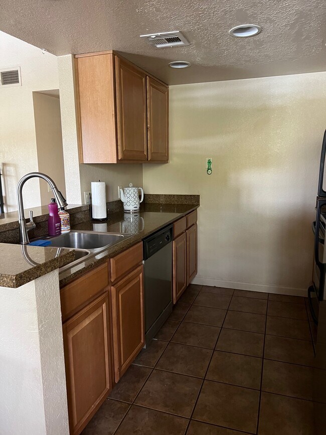 Building Photo - 101 S Players Club Dr