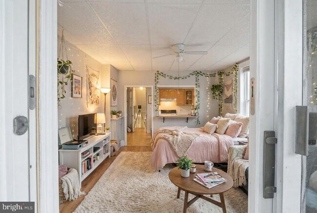 Building Photo - 711 Corinthian Ave