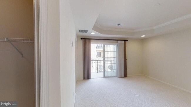 Building Photo - 43138 Thoroughfare Gap Terrace