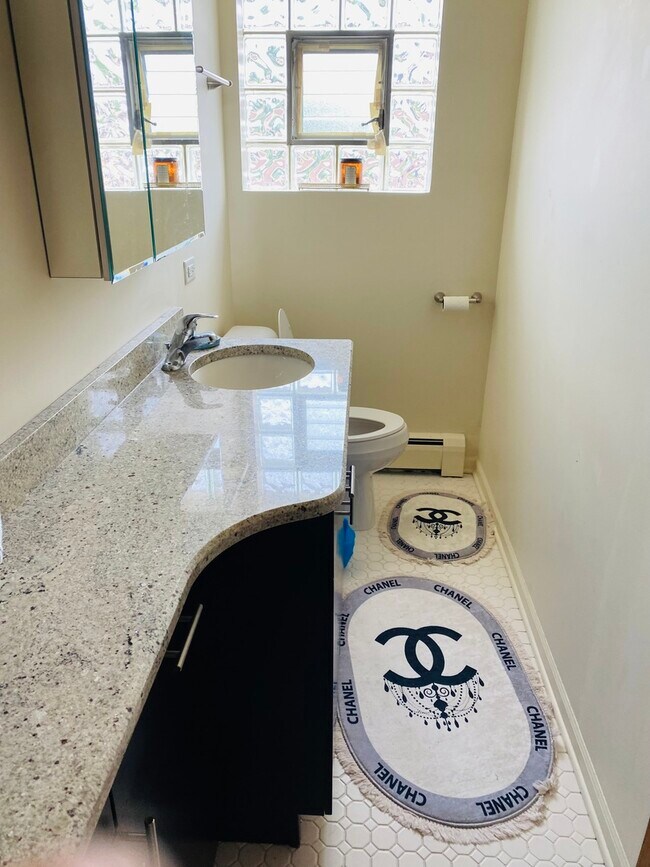 Building Photo - 6217 W Huntington St