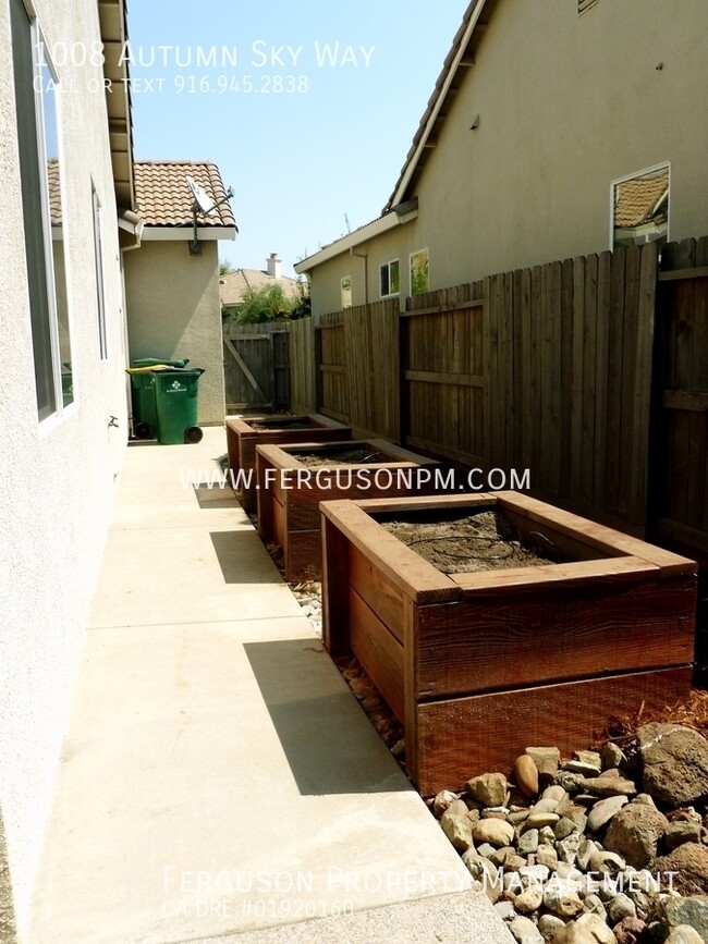 Building Photo - El Dorado Hills Home with Gorgeous Views!