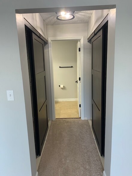 Building Photo - 8941 Town Center Cir