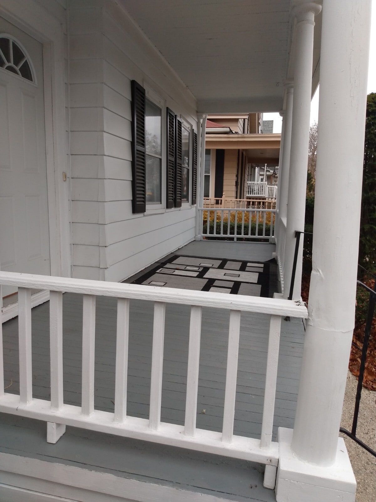 Front Porch - 1530 Wisconsin Ave