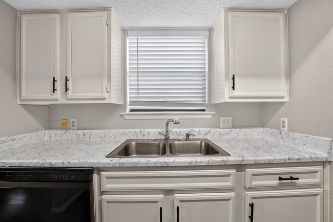 Building Photo - 1509 Taron Dr
