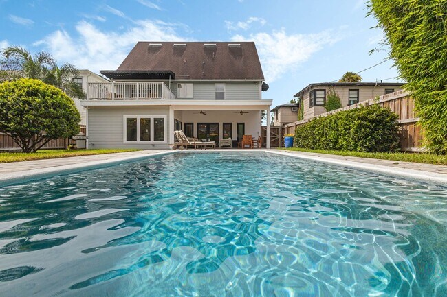 Building Photo - Renovated 3/3 Pool Home home in the heart of Delaney Park of Downtown Orlando
