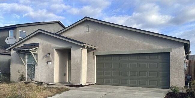 Building Photo - Spacious 4-Bedroom Home in Desirable North...