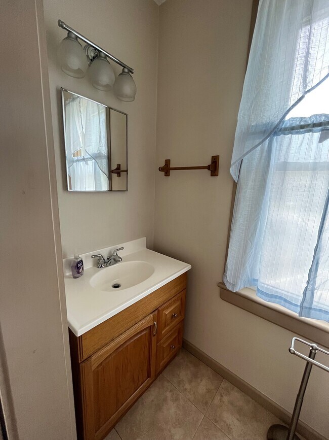 1/2 Bath - 556 Hershey Rd