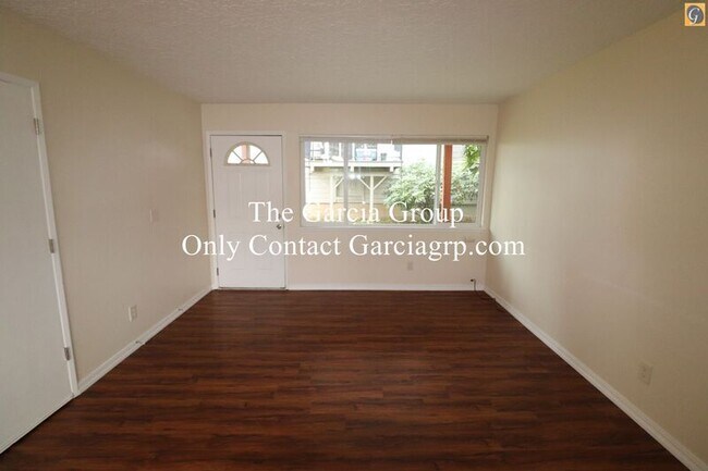 Building Photo - 22923 SW Pine St