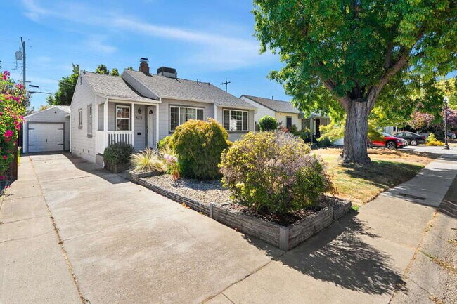 Building Photo - 4311 Cabrillo Way