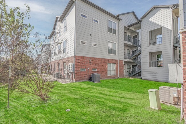 Building Photo - 6289 Wilcrest Dr