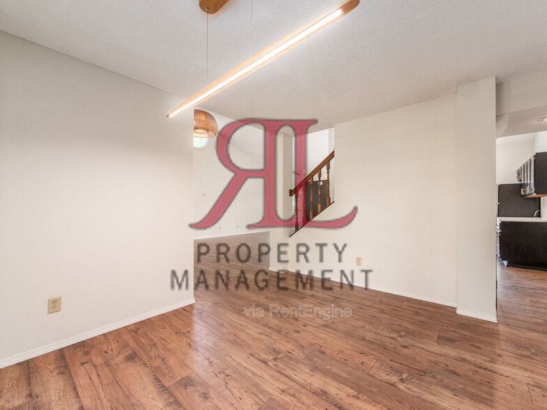 Building Photo - 7448 Gardenview Pl