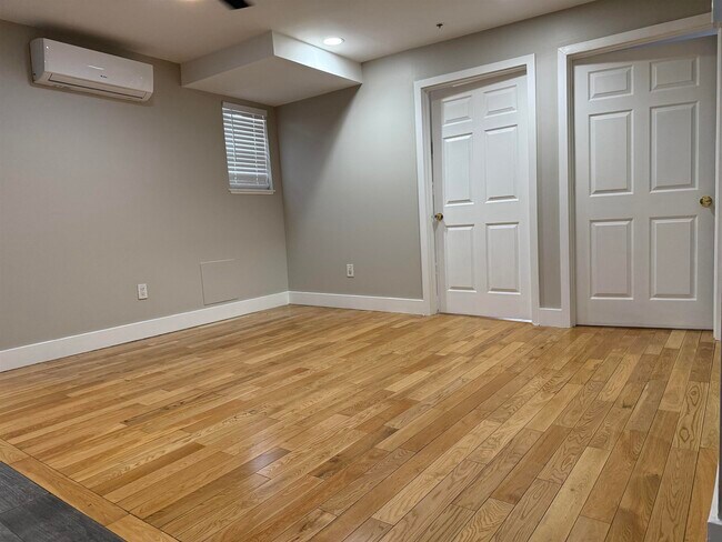 Building Photo - 73-75-75 Ferry St