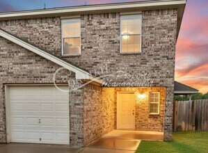 Building Photo - AVAILABLE NOW!