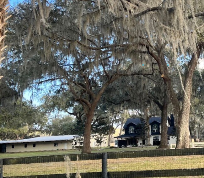 Building Photo - 18585 NW 43rd Court Rd