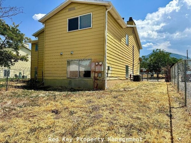 Building Photo - 615 E Smelter Rd
