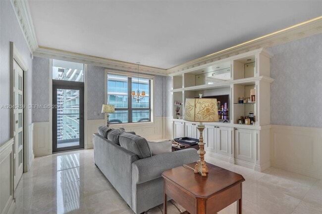 Building Photo - 10185 Collins Ave