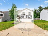 Building Photo - 1475 Cannan Mountain Dr