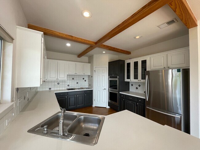 Building Photo - GORGEOUS VIEWS OF LAKE TRAVIS AT HUDSON BEND