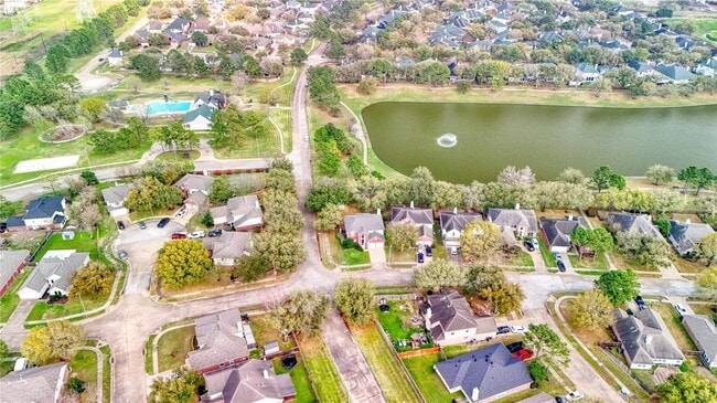 Building Photo - 9202 Aberdeen Lake Dr