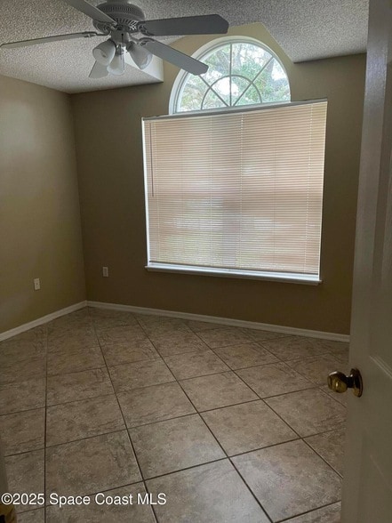 Building Photo - 1642 Sawgrass Dr SW