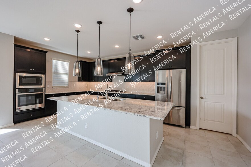 Building Photo - 16215 W Camino de Oro