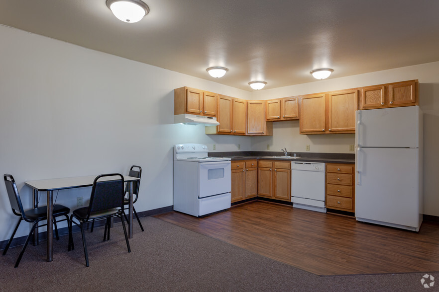 5BR, 2BA - Pop Warner Apartments