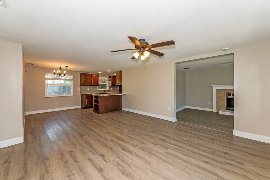 Building Photo - 5045 Silk Oak Dr