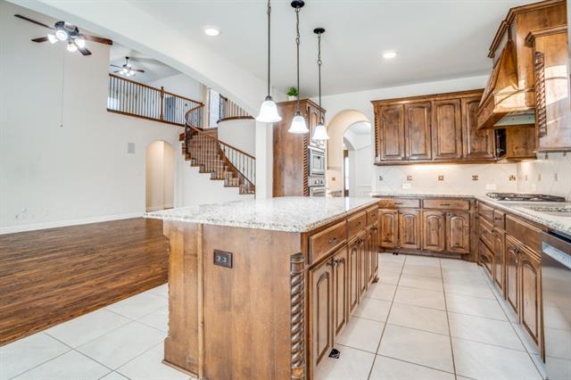 Building Photo - 13085 Llano Ave