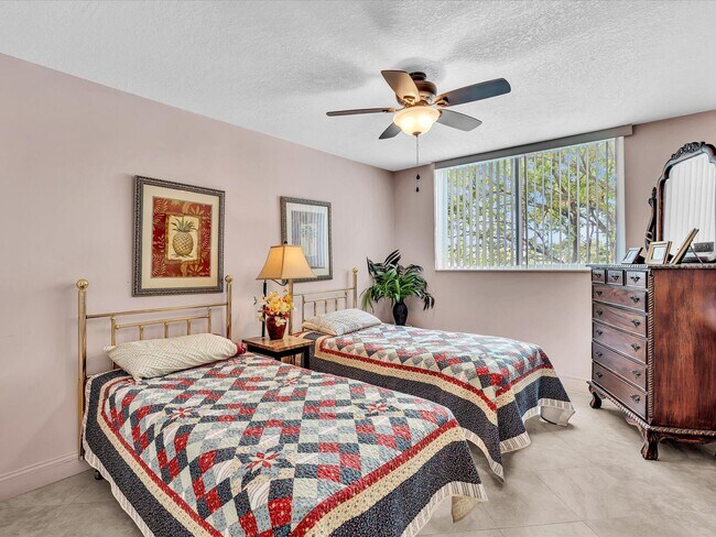 Building Photo - 1421 S Ocean Blvd