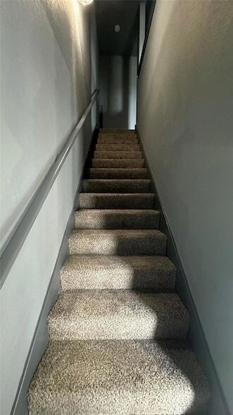 Building Photo - 38 Deer Ridge Rd