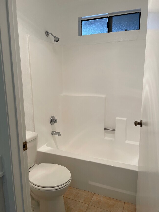 Building Photo - 11247 La Maida St