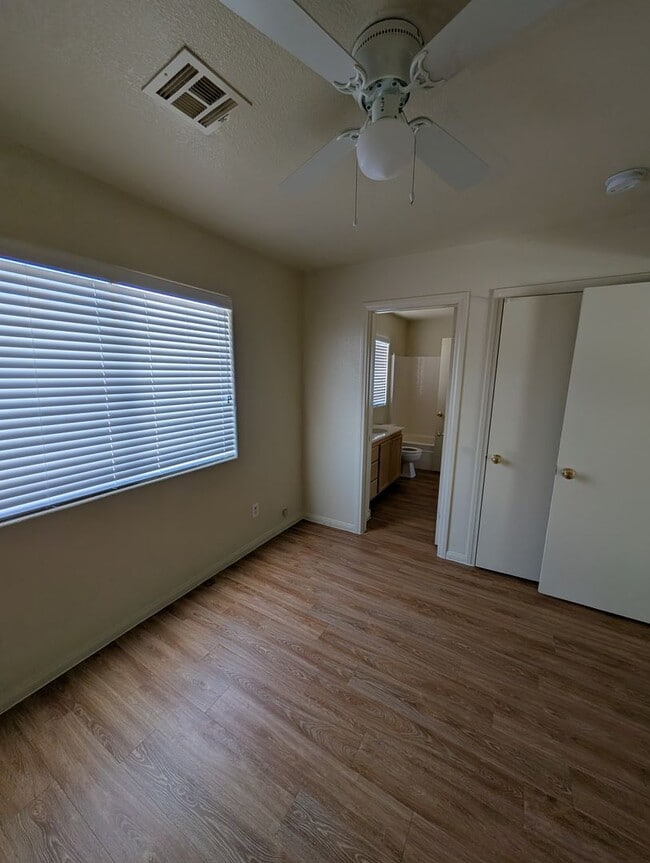 Building Photo - MOVE-IN READY 4BR/3BA SINGLE FAMILY HOME I...