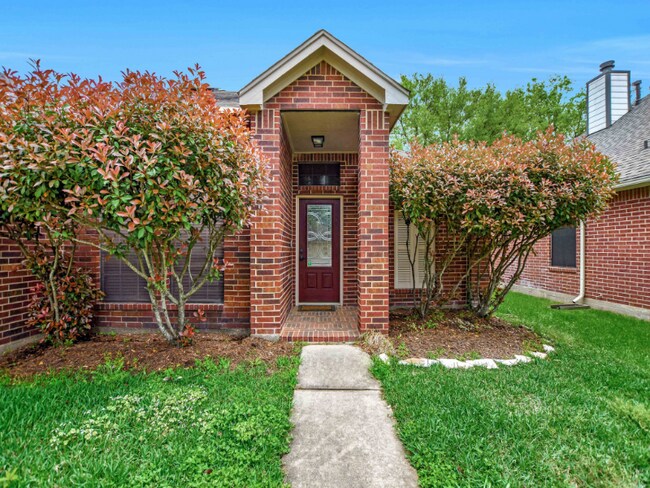 Building Photo - 15118 Red Cedar Cove Ln