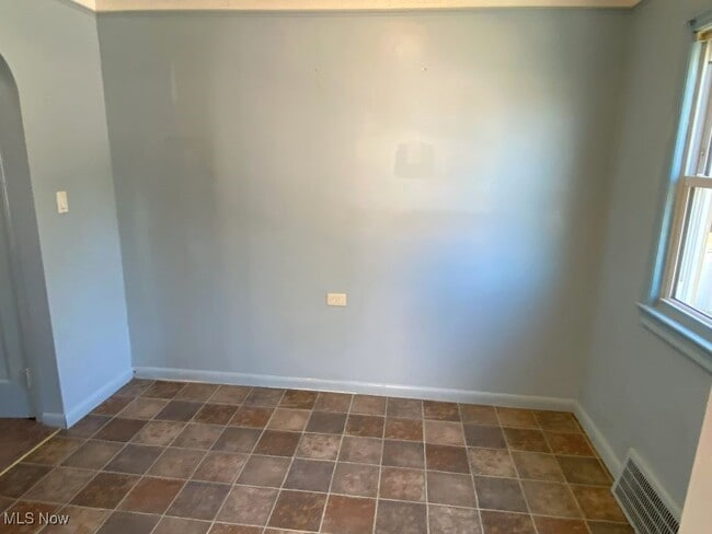 Building Photo - 21417 Gardenview Dr