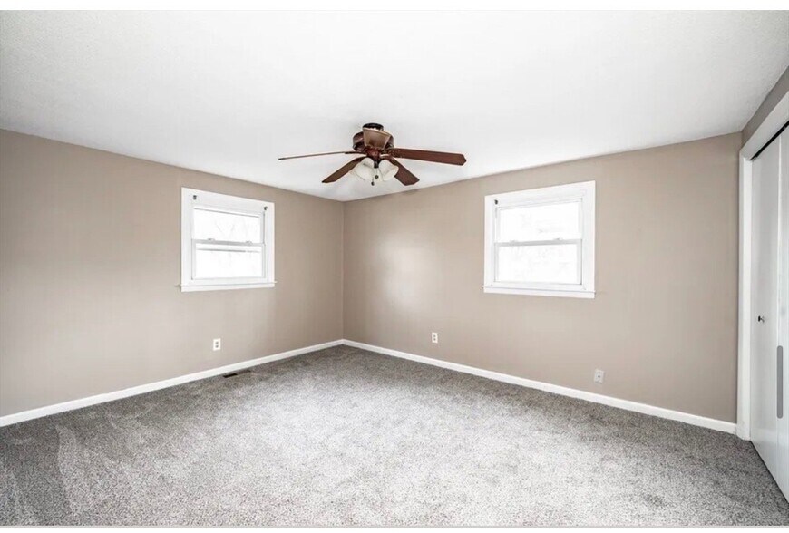 Building Photo - 11 Hope Farms Dr