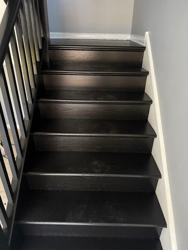 Building Photo - 14141 S School St