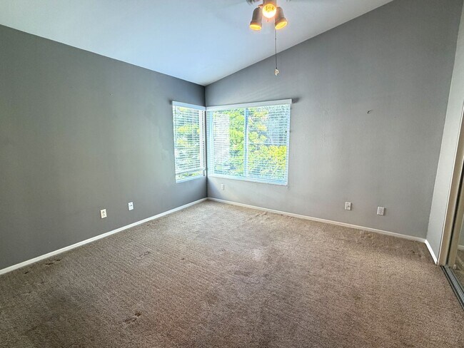 Building Photo - 569 Whitesage Rd