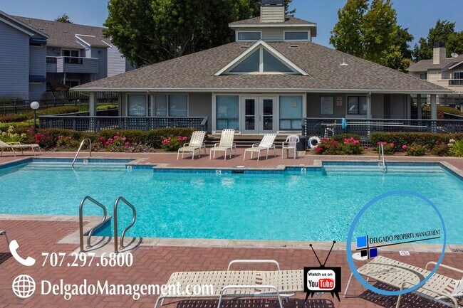 Building Photo - Glen Cove! Large one bedroom condo