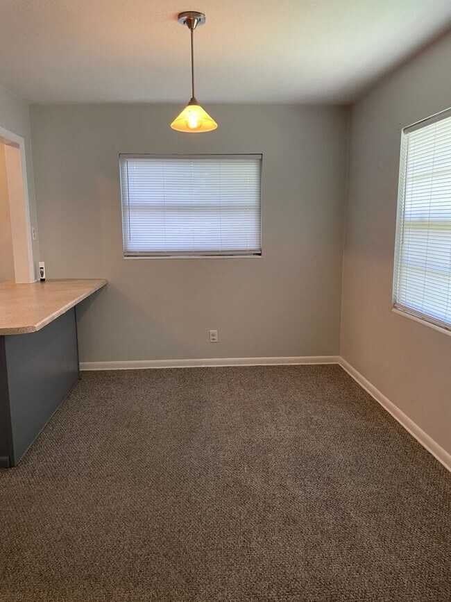 Building Photo - Fall Into Comfort! Spacious 3BR/2BA Upstai...