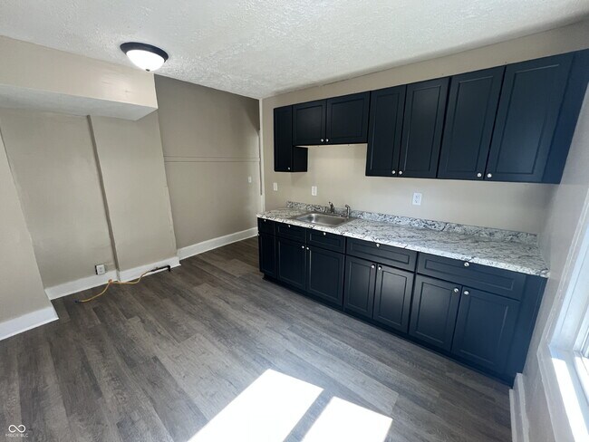 Building Photo - 3236 Graceland Ave