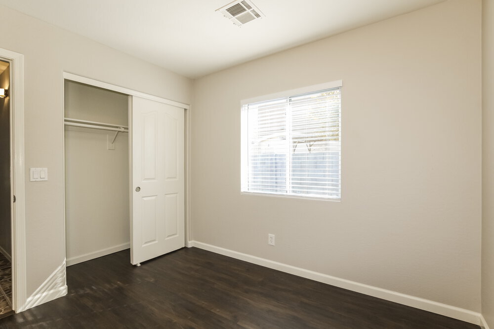 Building Photo - 5824 S 27th Dr